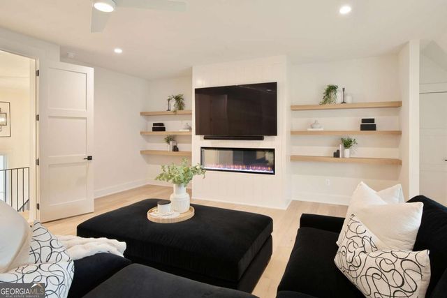 180 Heatherton Lane, Milton, GA 30009