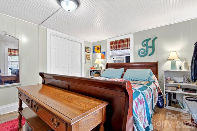 664 Paxton Creek Road, Marion, NC 28752