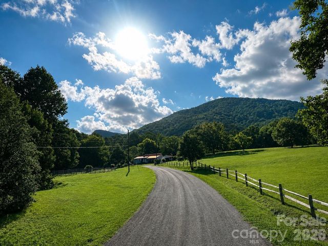 664 Paxton Creek Road, Marion, NC 28752