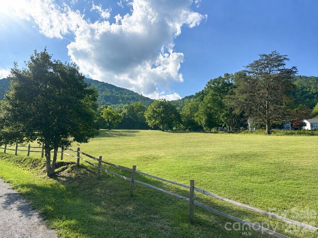 664 Paxton Creek Road, Marion, NC 28752