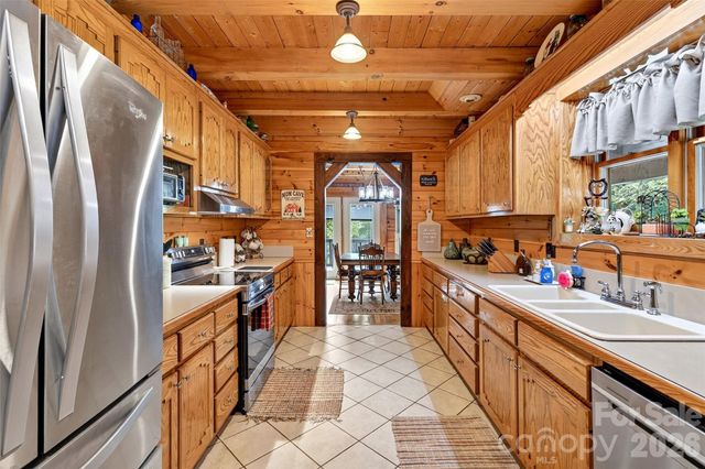 664 Paxton Creek Road, Marion, NC 28752