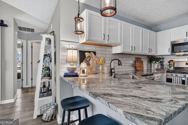 513 Stanford Place, Woodstock, GA 30188