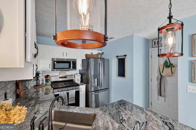 513 Stanford Place, Woodstock, GA 30188