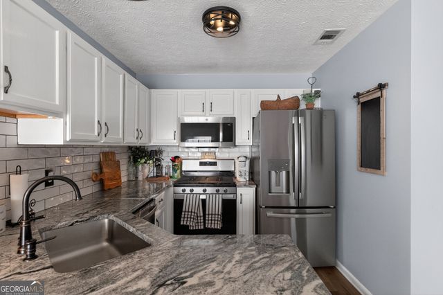 513 Stanford Place, Woodstock, GA 30188