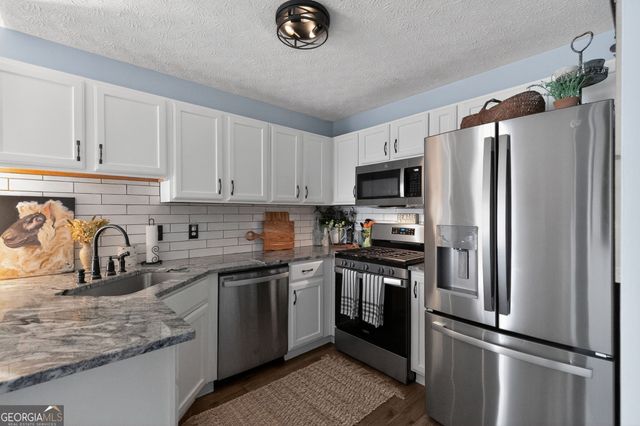 513 Stanford Place, Woodstock, GA 30188