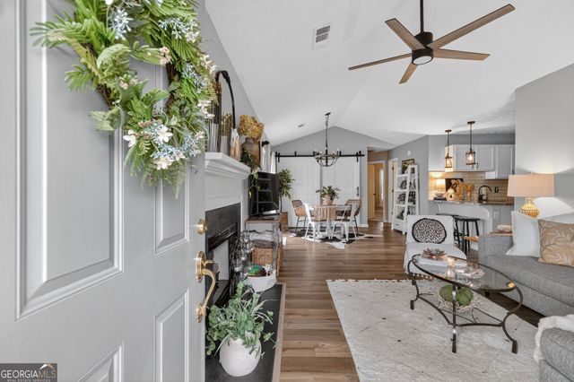 513 Stanford Place, Woodstock, GA 30188