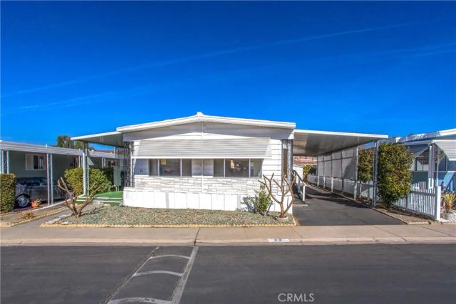 1251 Lugonia 24, Redlands, CA 92374