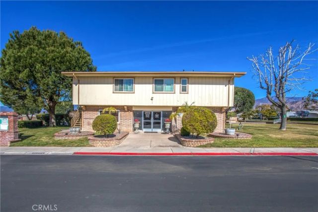1251 Lugonia 24, Redlands, CA 92374