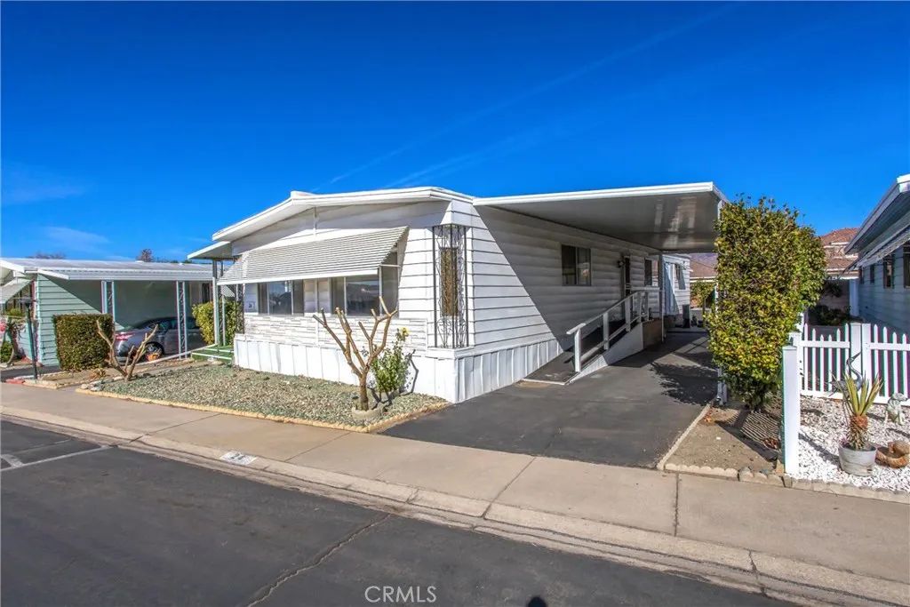 1251 Lugonia 24, Redlands, CA 92374