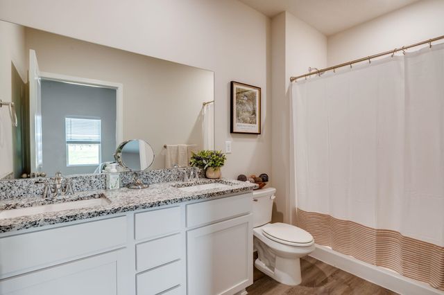 1506 N Sedgwick St, Garden Plain, KS 67050