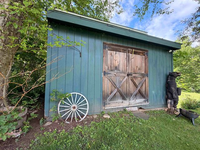 57 Castle Hill Road, Wilmington, VT 05363