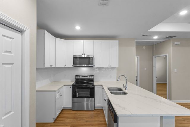 913 W Sherman Street, Paris, TX 75460