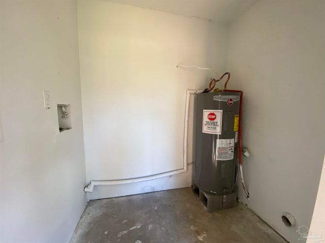 9519 Lillian Hwy, Pensacola, FL 32506