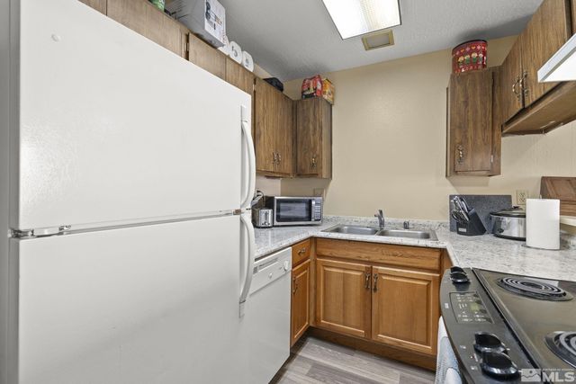 2555 Clear Acre Lane 32, Reno, NV 89512