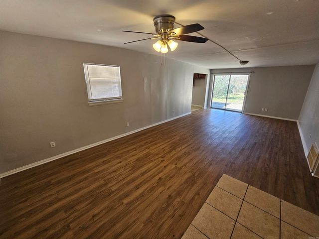 2724 Longcoy St, Little Rock, AR 72204