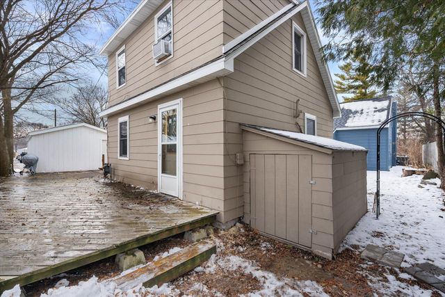 324 Douglass AVENUE, Waukesha, WI 53186