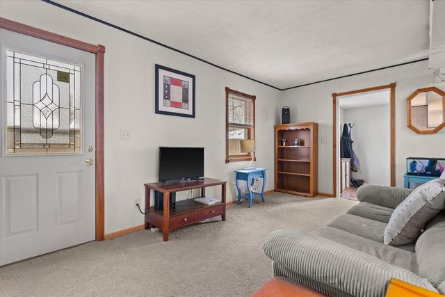 324 Douglass AVENUE, Waukesha, WI 53186