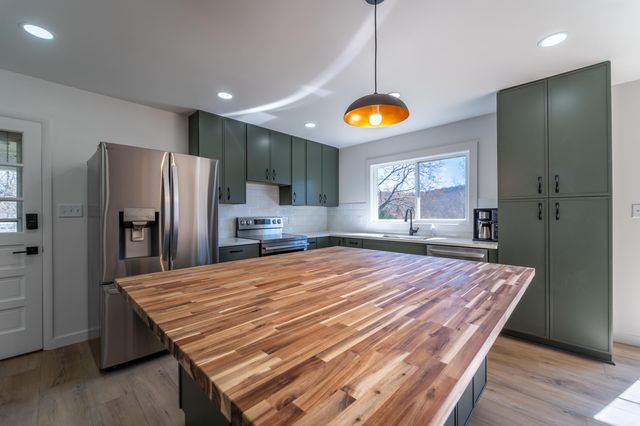 299 Fentress Lane, Berea, KY 40403