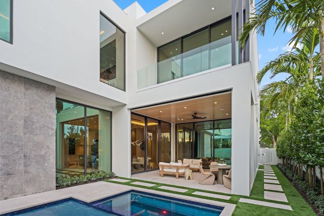 340 Grove Place, Delray Beach, FL 33444
