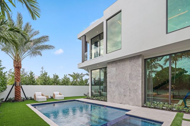 340 Grove Place, Delray Beach, FL 33444