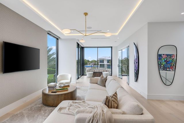340 Grove Place, Delray Beach, FL 33444