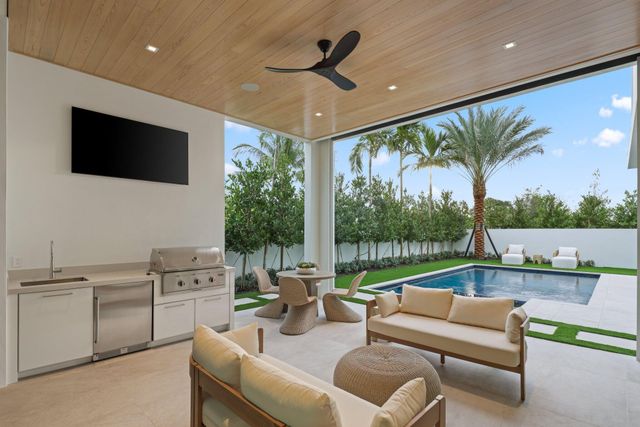 340 Grove Place, Delray Beach, FL 33444