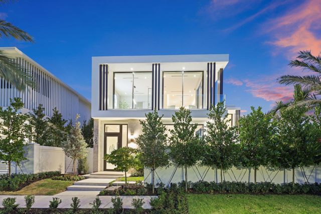 340 Grove Place, Delray Beach, FL 33444