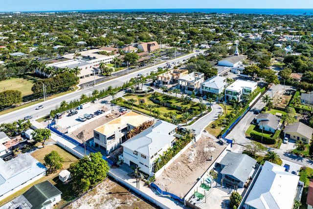 340 Grove Place, Delray Beach, FL 33444
