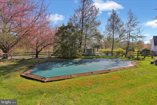 506 WIEST SCHOOL RD, Oley, PA 19547