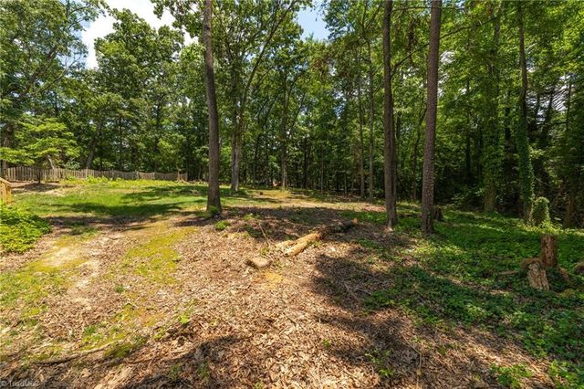 8 Killington Place, Greensboro, NC 27407