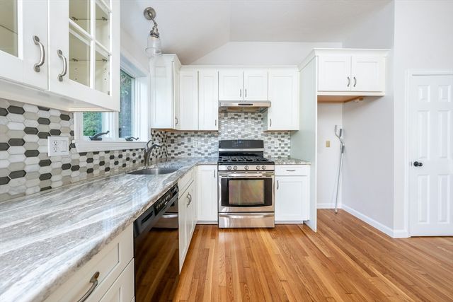 100 Farmersville Road, Sandwich, MA 02563