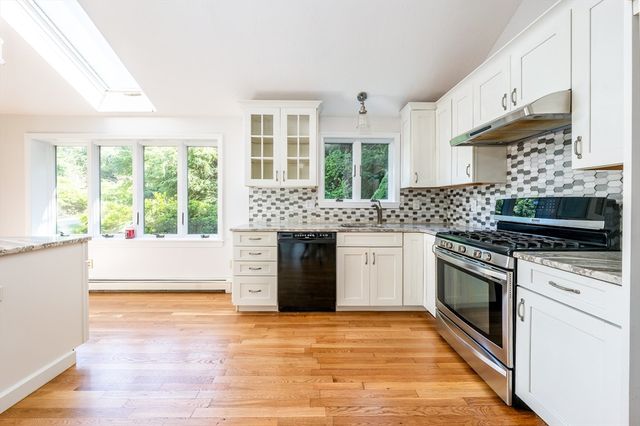 100 Farmersville Road, Sandwich, MA 02563