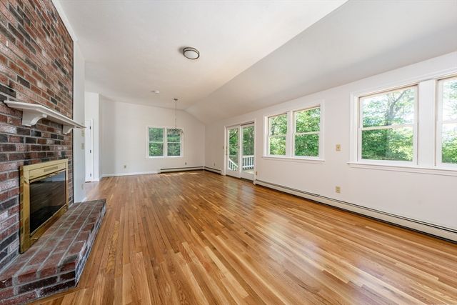 100 Farmersville Road, Sandwich, MA 02563