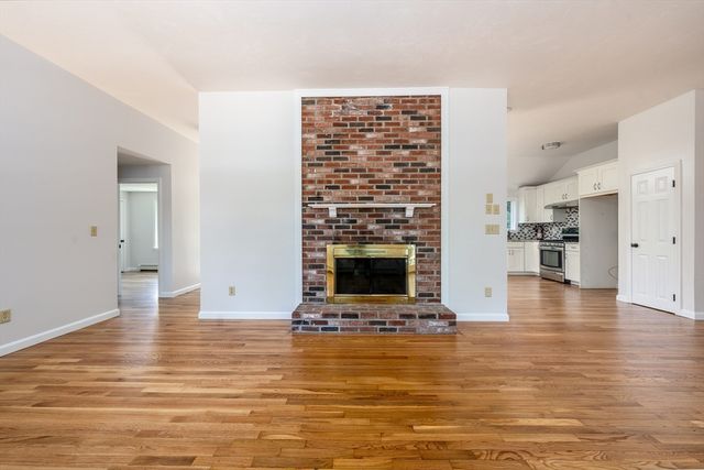 100 Farmersville Road, Sandwich, MA 02563