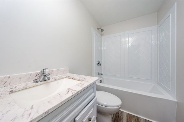 100 Farmersville Road, Sandwich, MA 02563