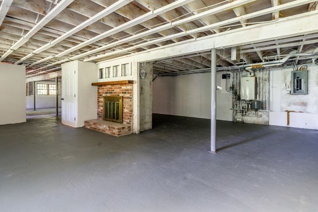 100 Farmersville Road, Sandwich, MA 02563