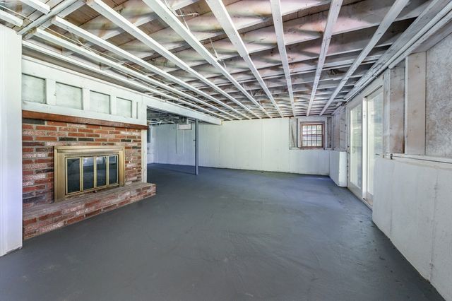 100 Farmersville Road, Sandwich, MA 02563