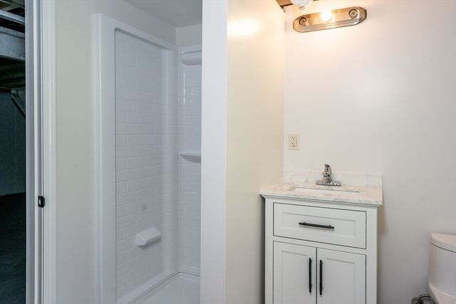 100 Farmersville Road, Sandwich, MA 02563