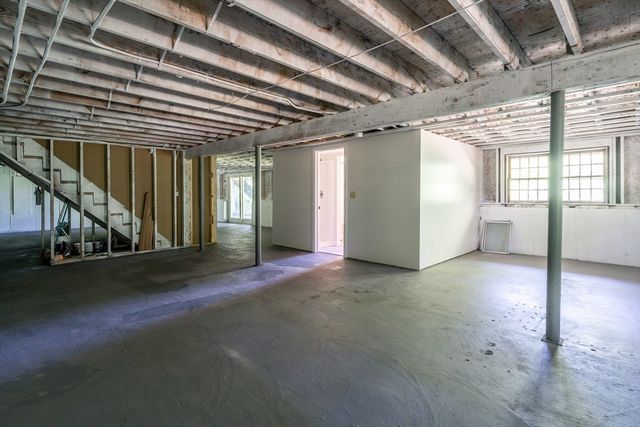 100 Farmersville Road, Sandwich, MA 02563