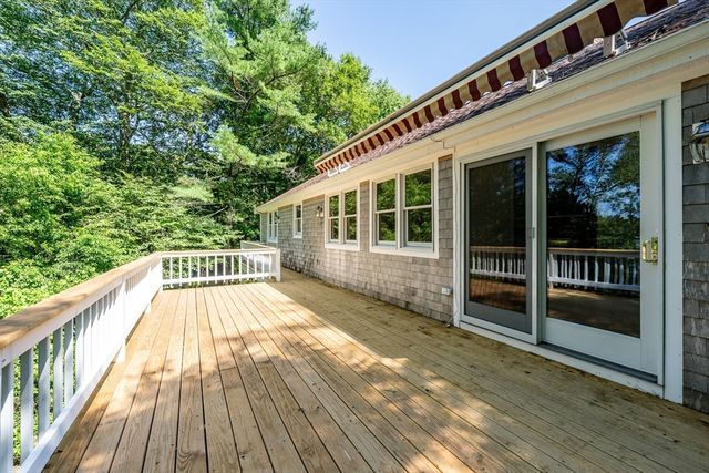 100 Farmersville Road, Sandwich, MA 02563