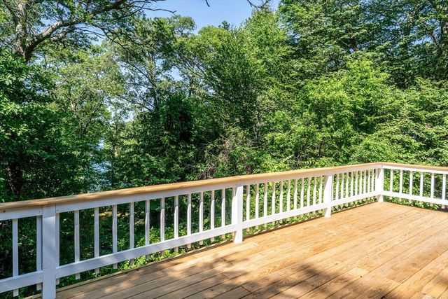 100 Farmersville Road, Sandwich, MA 02563