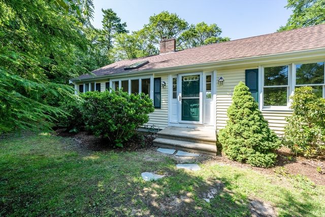 100 Farmersville Road, Sandwich, MA 02563
