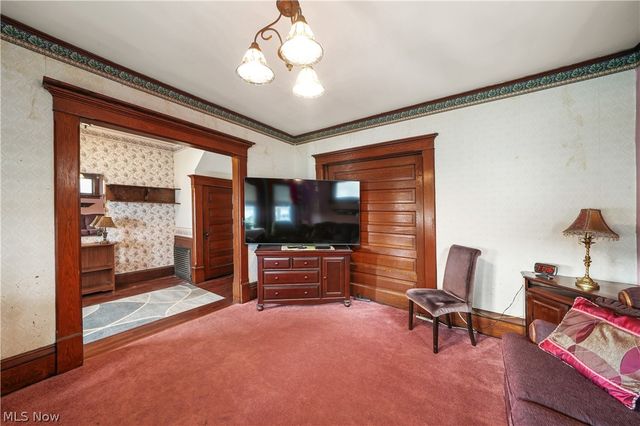 128 6th Street NW, Barberton, OH 44203