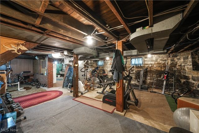 128 6th Street NW, Barberton, OH 44203