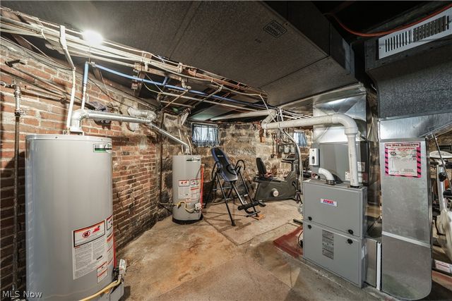 128 6th Street NW, Barberton, OH 44203