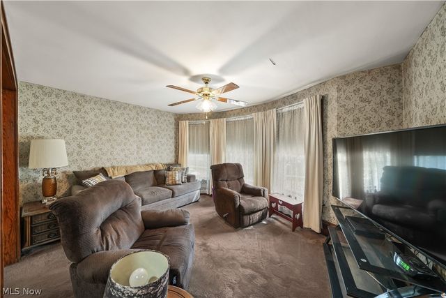 128 6th Street NW, Barberton, OH 44203