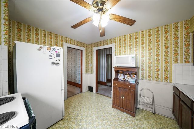 128 6th Street NW, Barberton, OH 44203