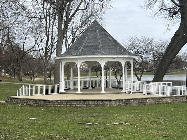 128 6th Street NW, Barberton, OH 44203