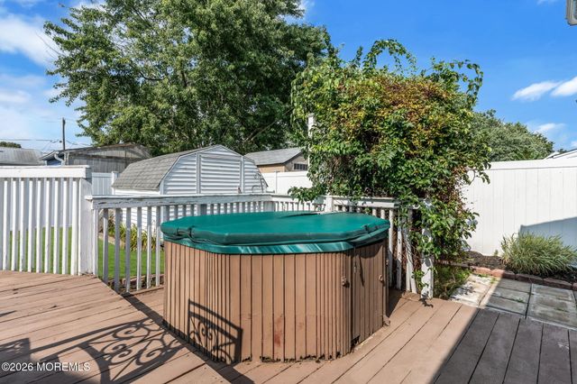 1006 Clubhouse Drive, Forked River, NJ 08731