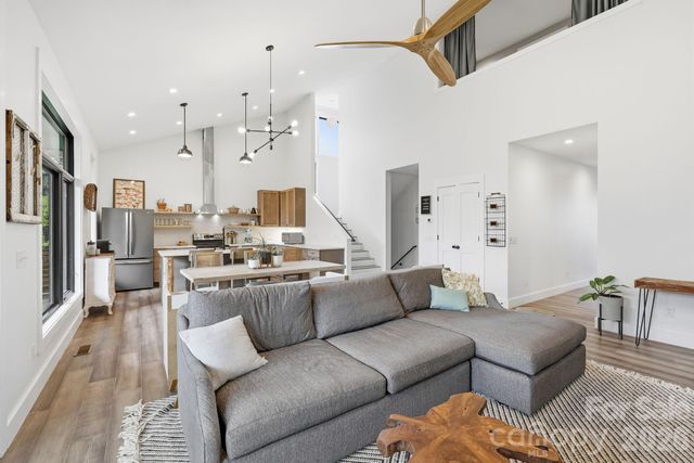 40 Malvern Walk, Asheville, NC 28806